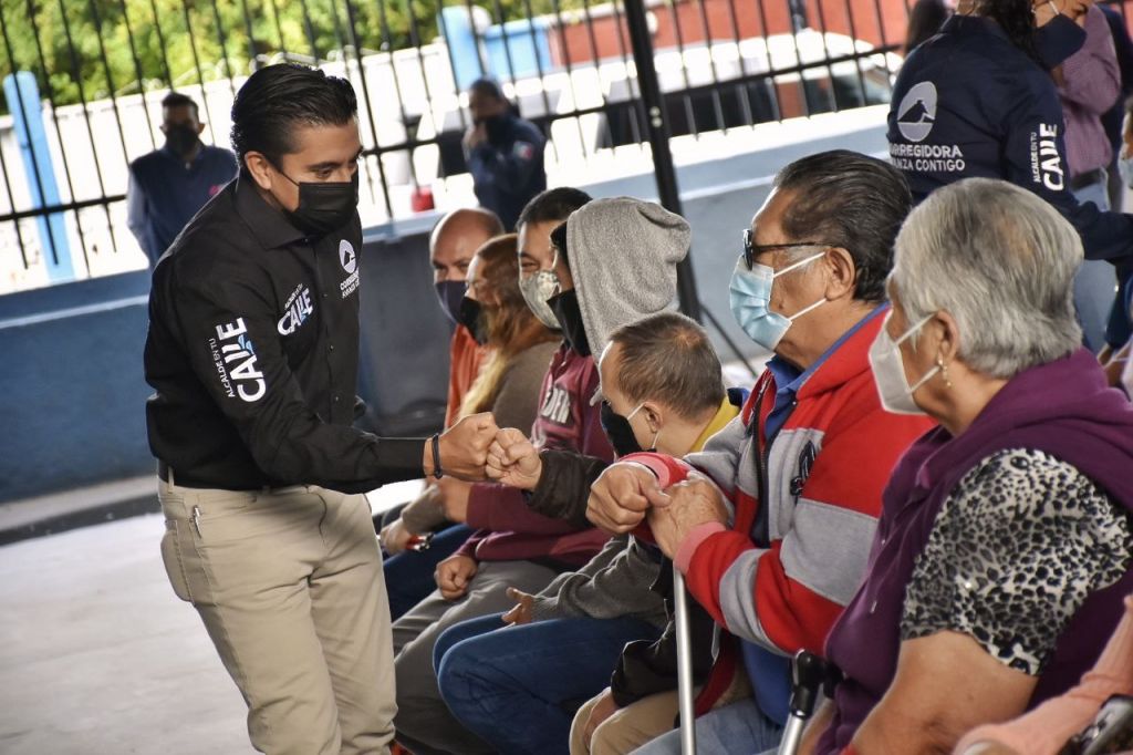 DIF Municipal entrega apoyos económicos a personas con discapacidad