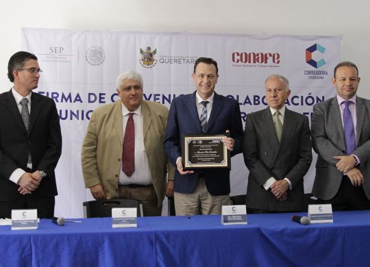 Firman Corregidora y CONAFE convenio de colaboración (3)