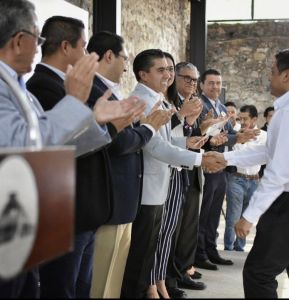 photo5001348442936682603